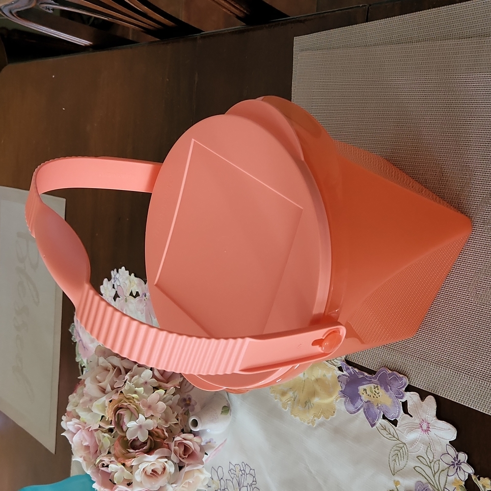 5 Liters TUPPERWARE bucket with lid and handle